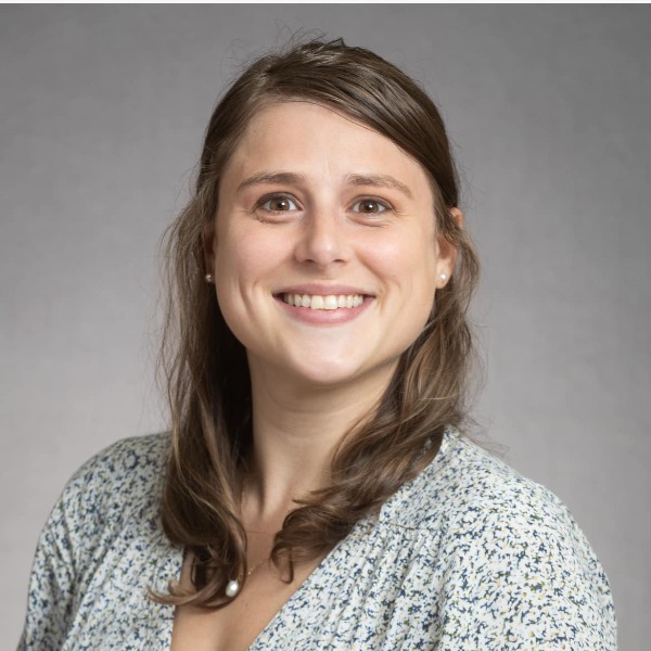 Rachel Bays headshot